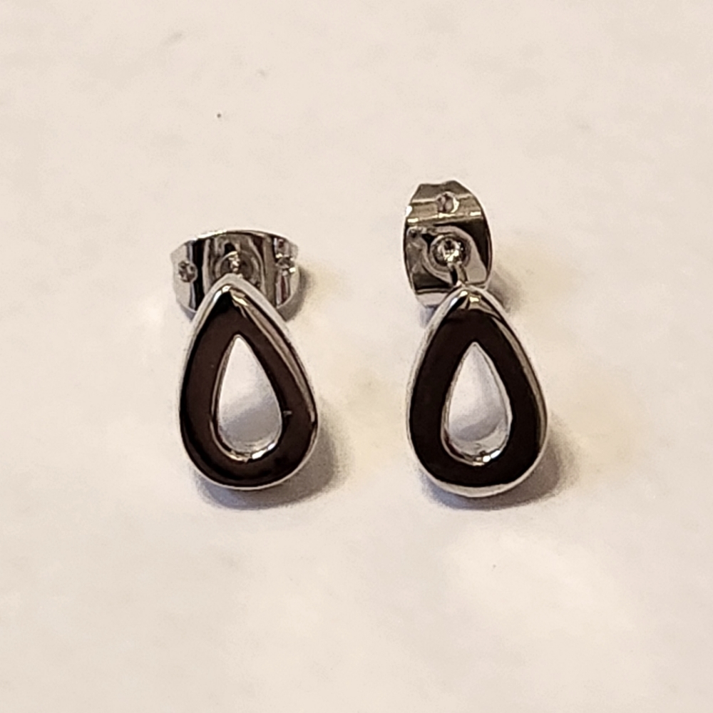 New Chapal Zenray NF Silver plated open tear drop Earrings  10mmx7mm